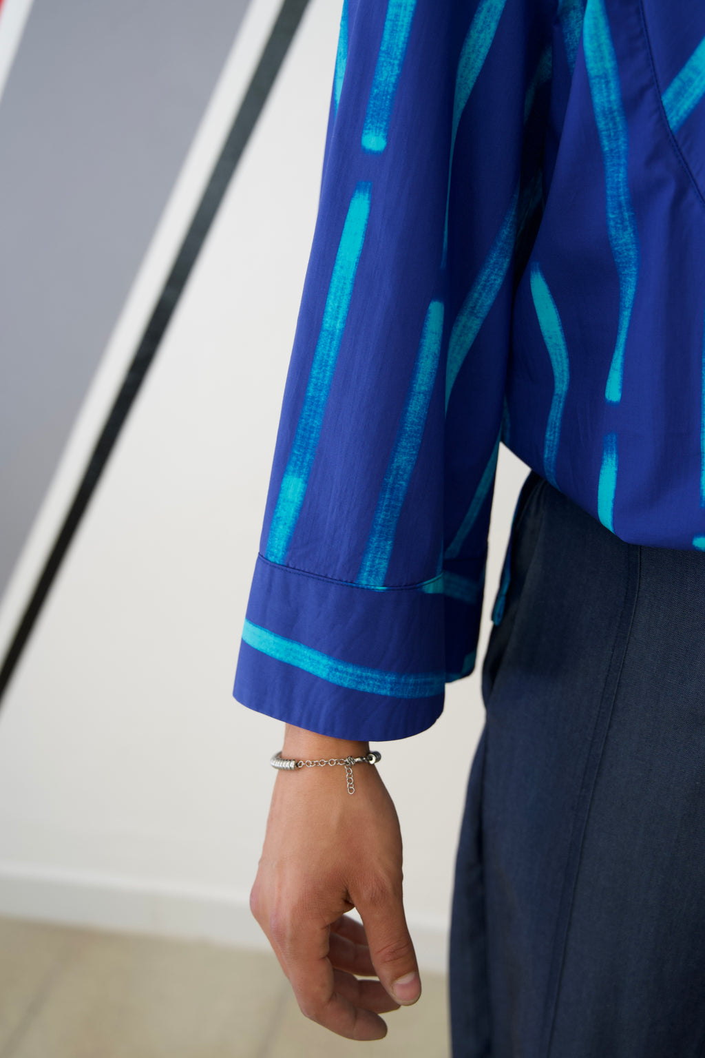 Haiko Blu/riga azzurra – Camicia Oversize Unisex d’Ispirazione Geometrica